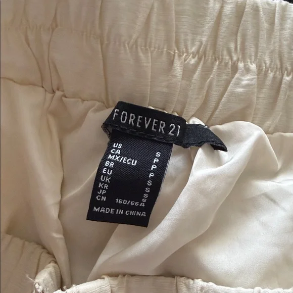 Forever 21 Cream Skirt - Picture 4 of 4